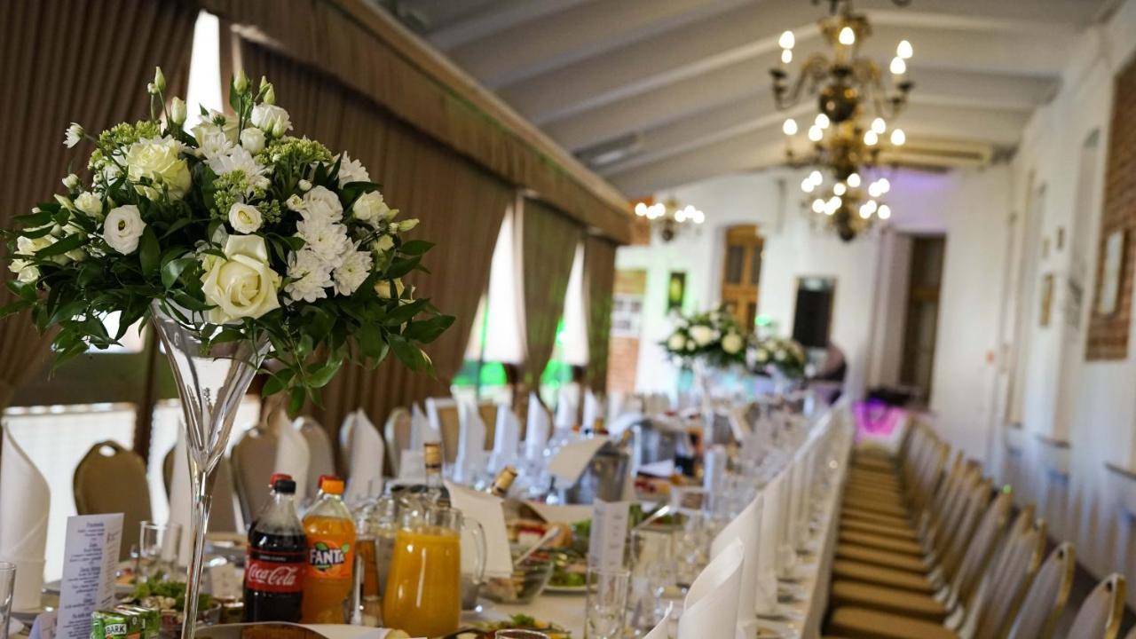 Hotel Zamek Pultusk Dom Polonii Esterno foto