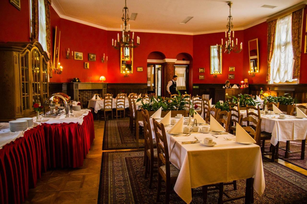 Hotel Zamek Pultusk Dom Polonii Esterno foto